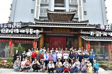 南宁市总工会开展工会会员服务电子平台线下民俗文化体验活动
